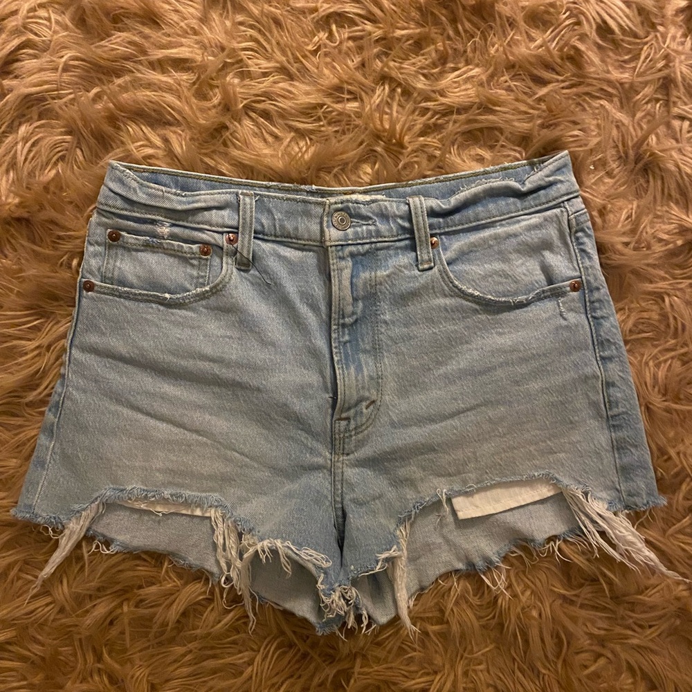 A&F Curve Love “high rise mom short”
